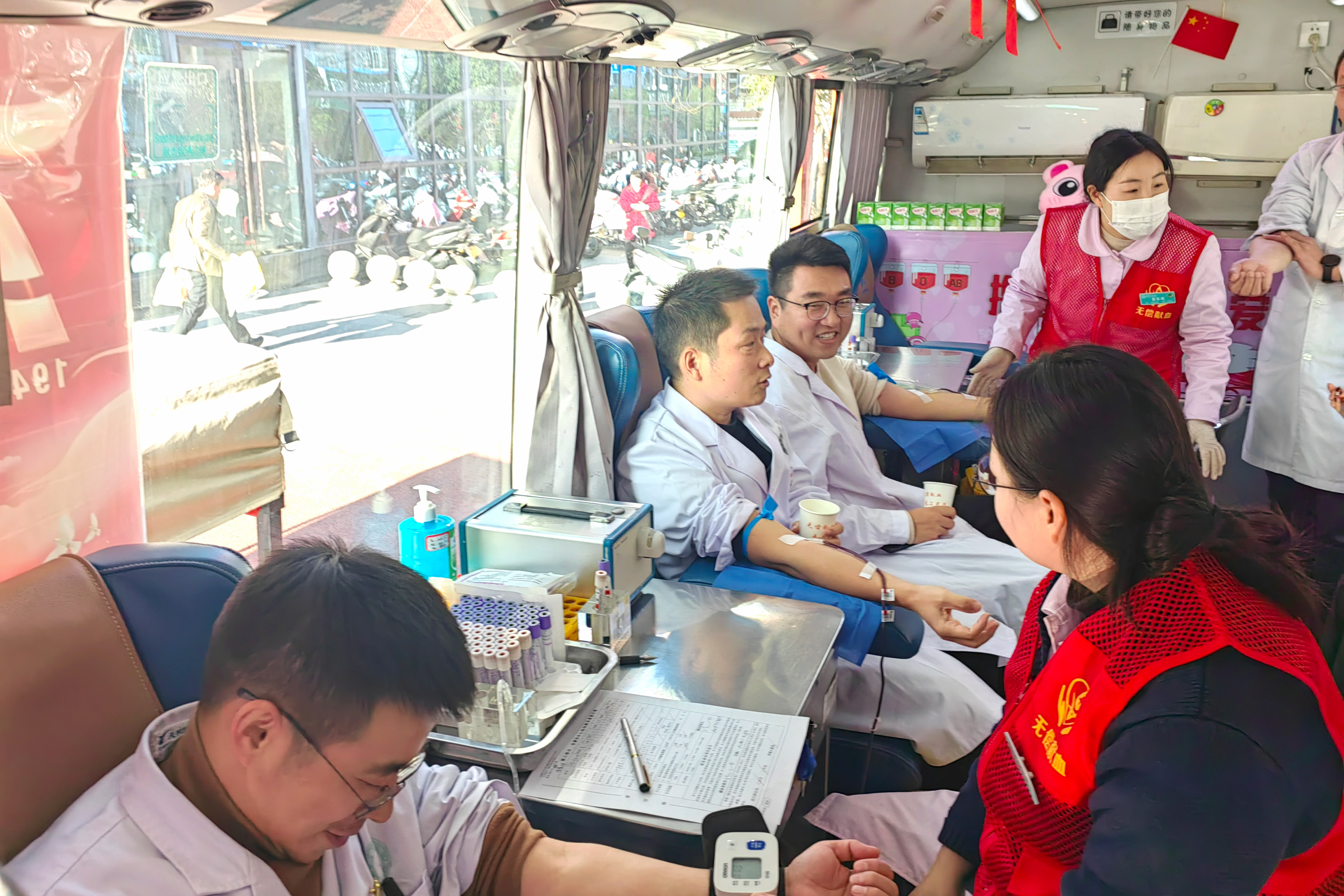 汉阴县人民医院组织开展无偿献血活动