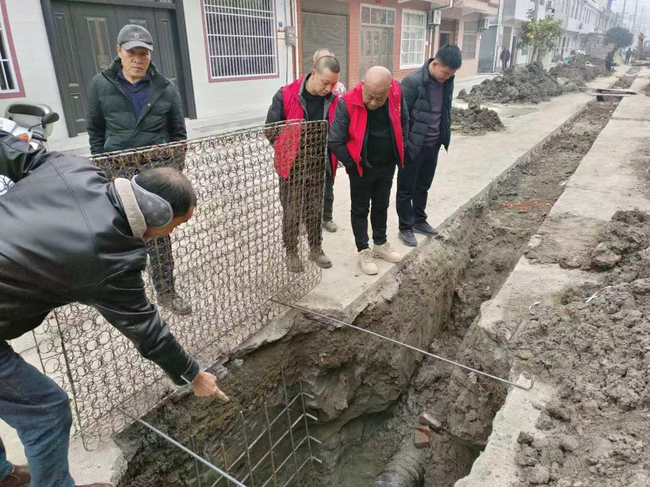污水管网进村 乡村绽放新颜