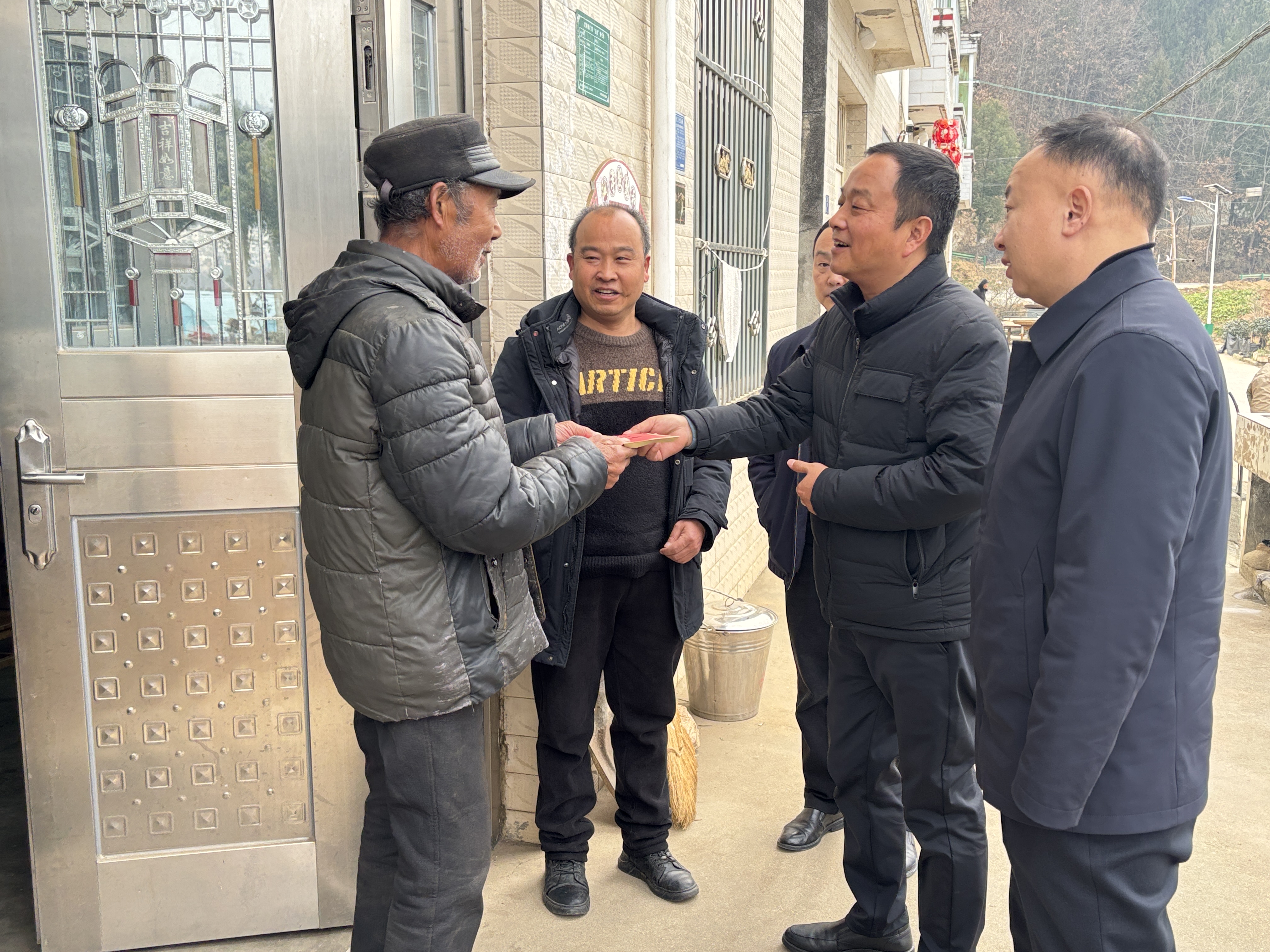 县委常委、统战部部长刘勇到汉阳镇开展春节前走访慰问活动