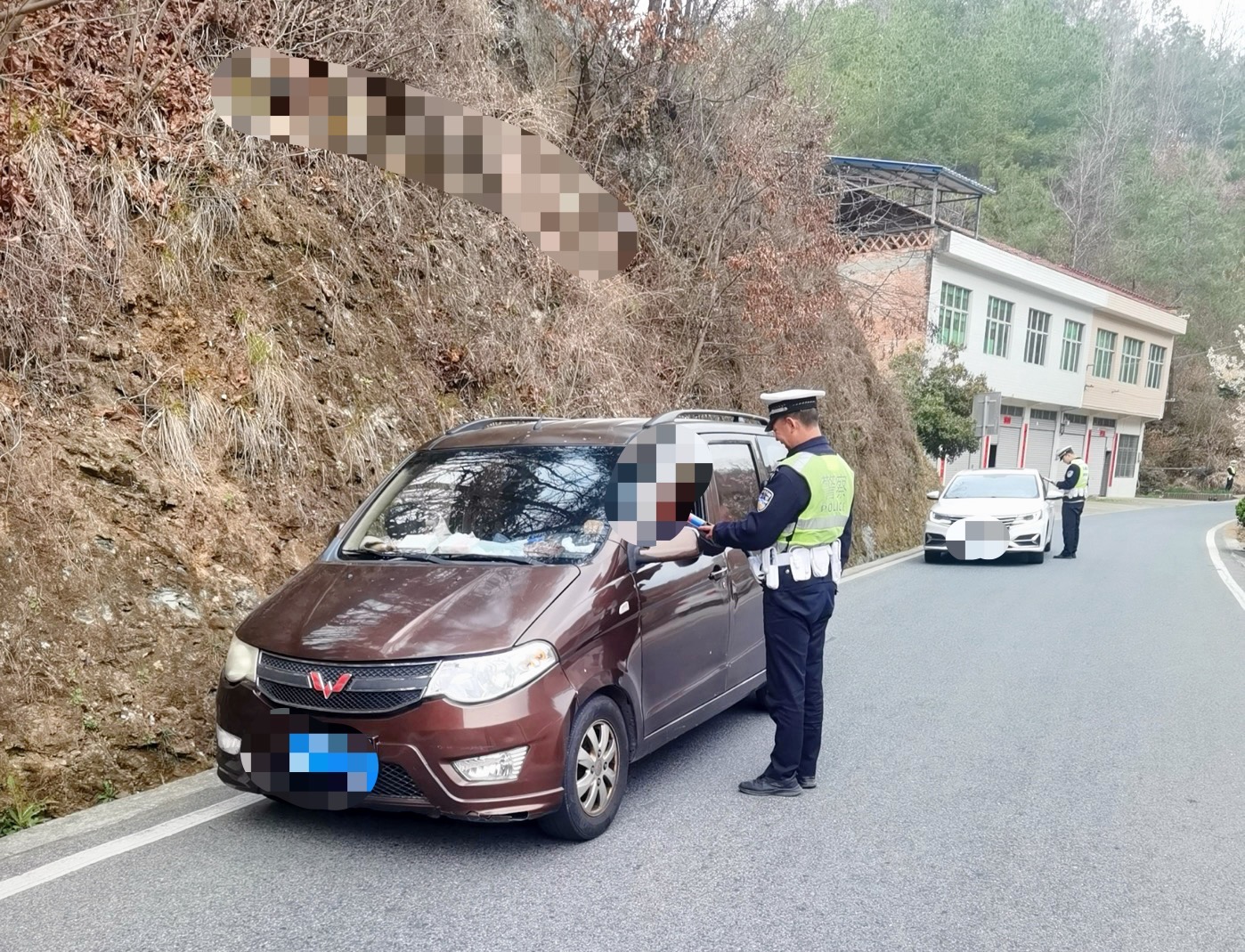 汉阴公安交警：强化道路交通秩序整治 全力保障群众出行安全