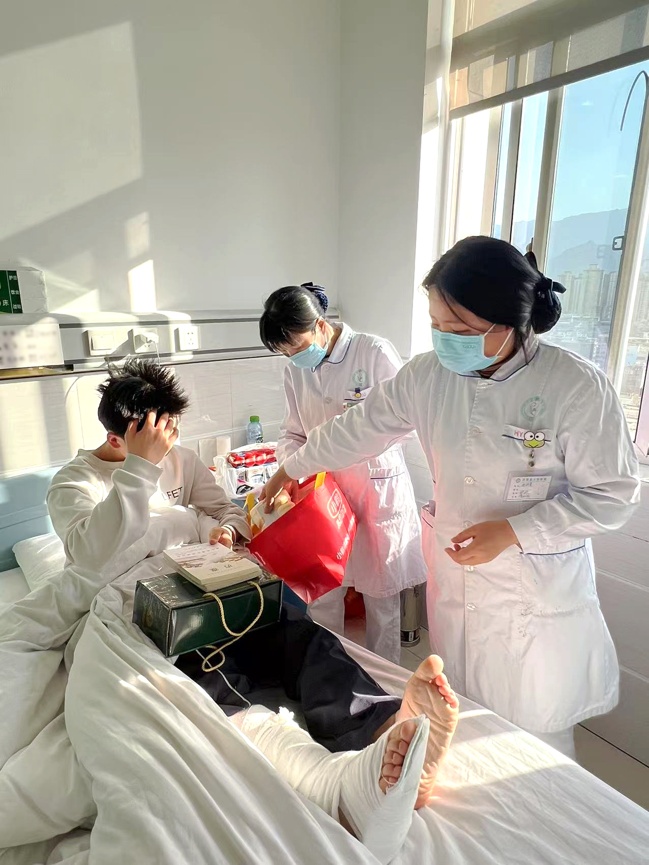 汉阴县人民医院用爱点亮病房的温暖角落
