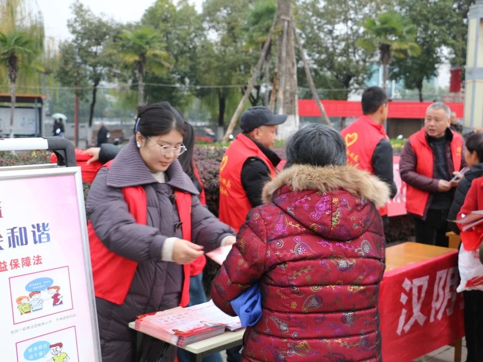 共青团汉阴县委多措并举开展平安汉阴建设集中宣传月活动
