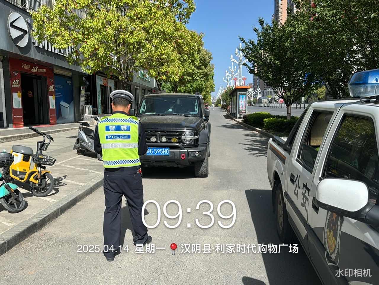 汉阴公安交警：“严管+宣传”双管齐下 重拳整治违停车辆