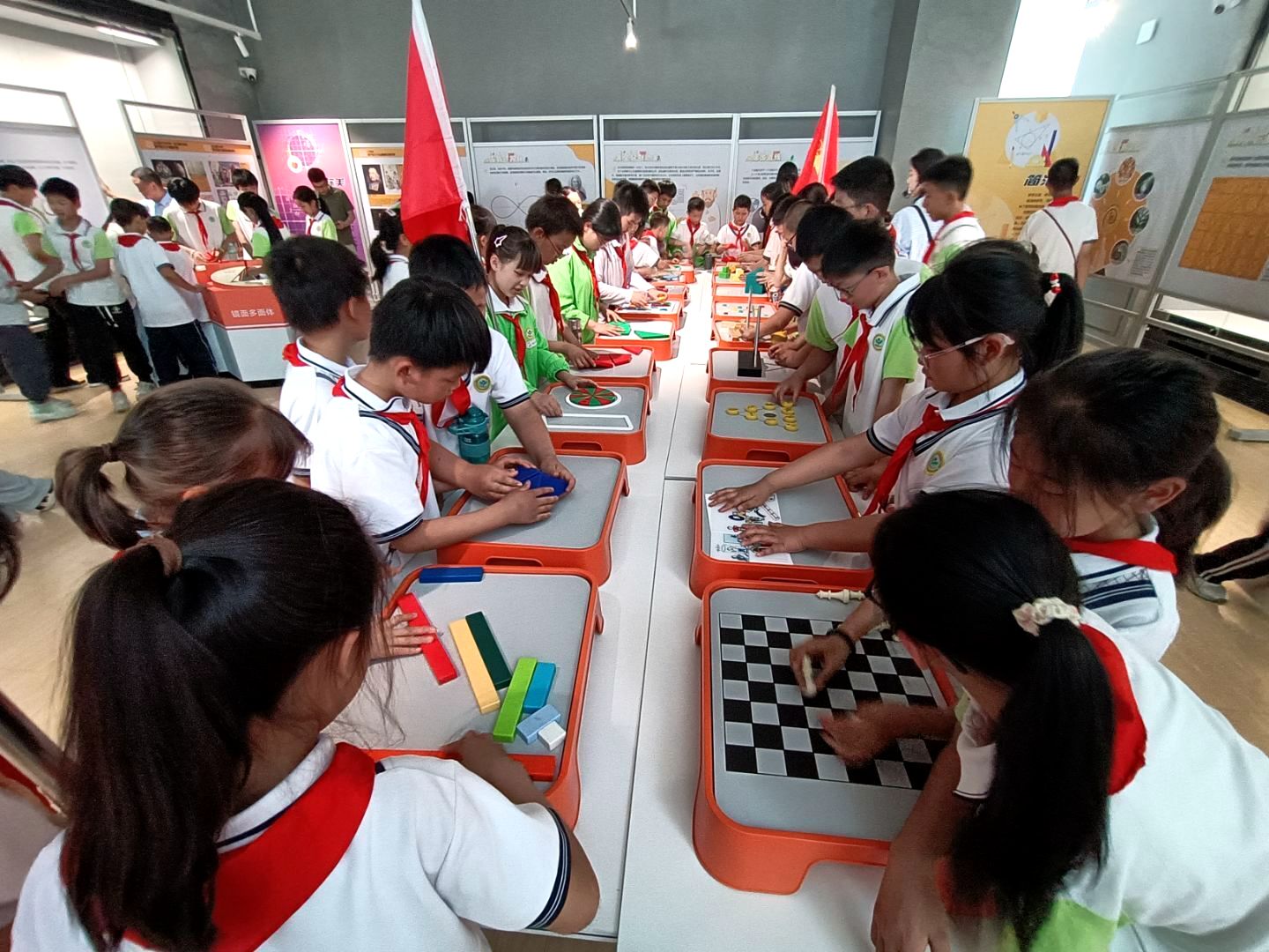 汉阴县试验小学安定校区：感触科技魅力 助力欢喜妨碍