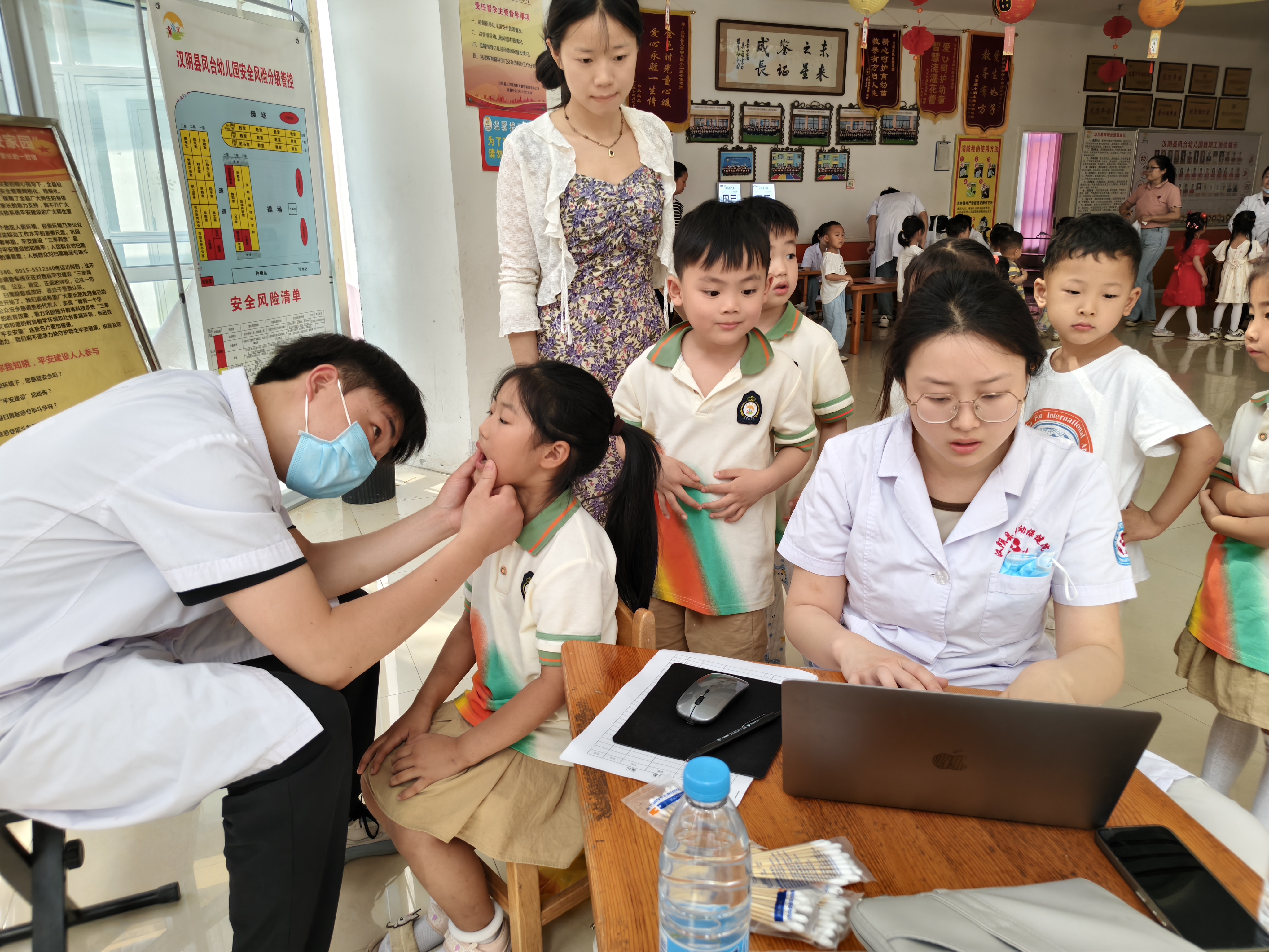 汉阴县凤台幼儿园：健康体检 护幼成长