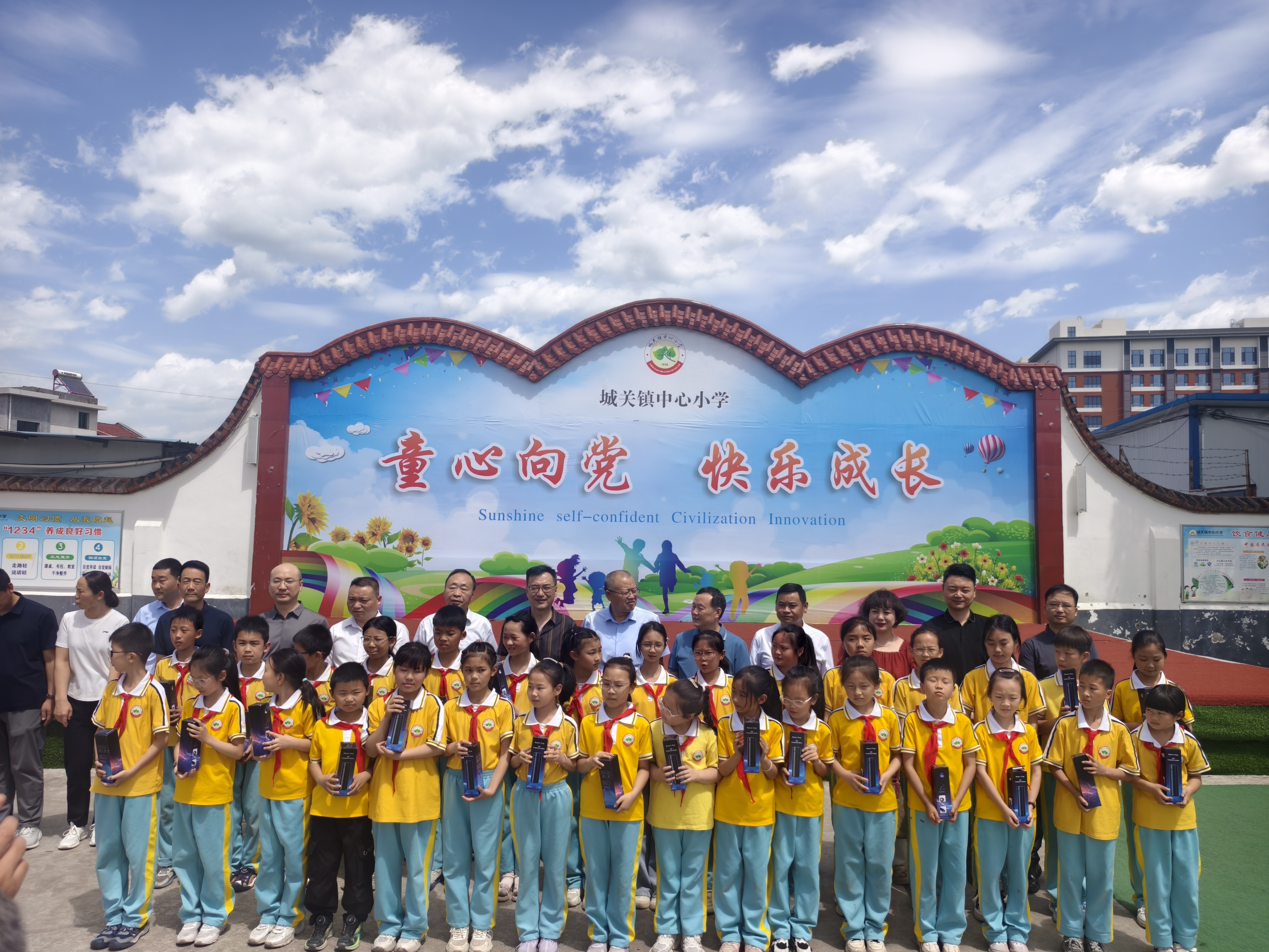 汉阴县城关镇：第一书记“组团服务”聚合力