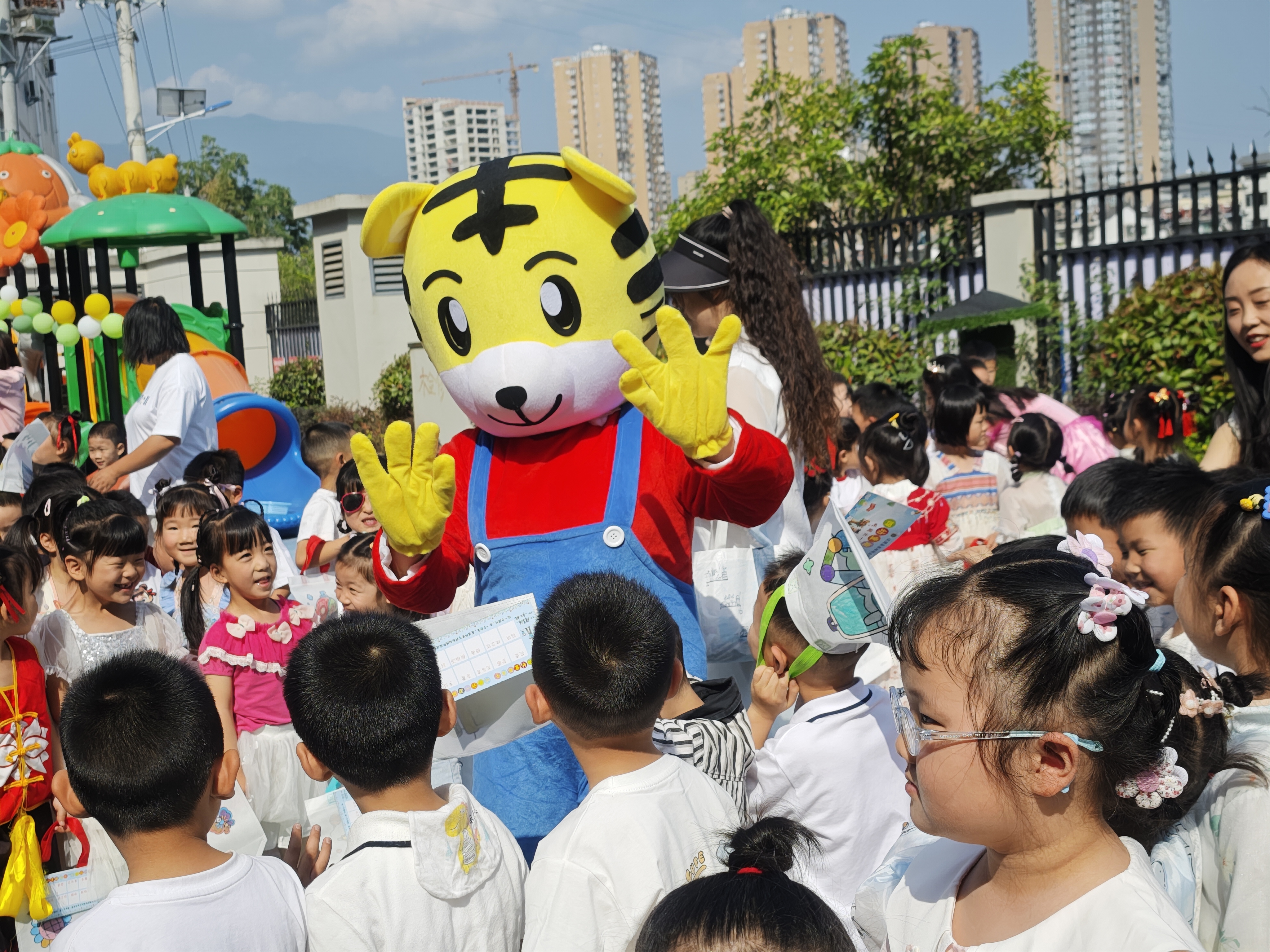 汉阴县第四幼儿园举行“童趣端午 吒闹六一”主题活动