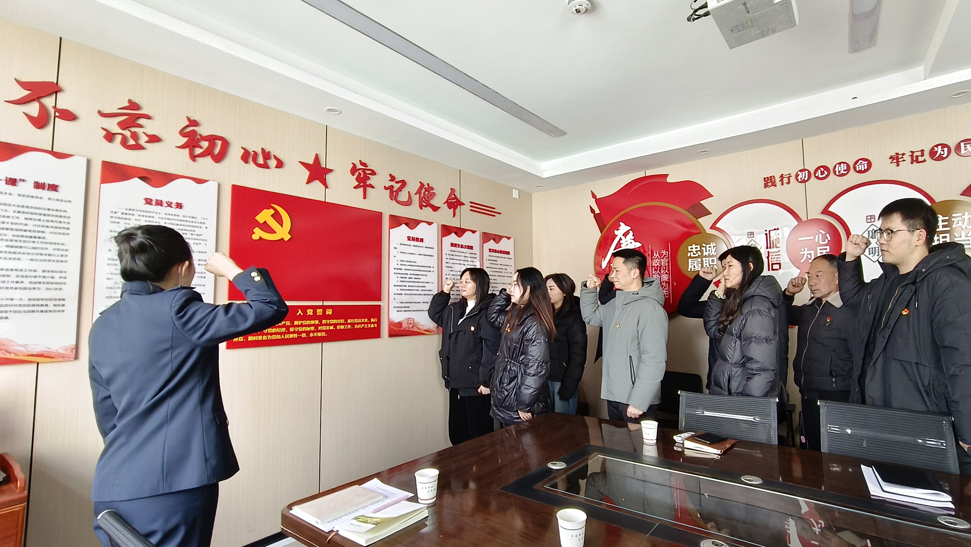 汉阴：“党建红”引领“税务蓝” 绘就乡村振兴新画卷