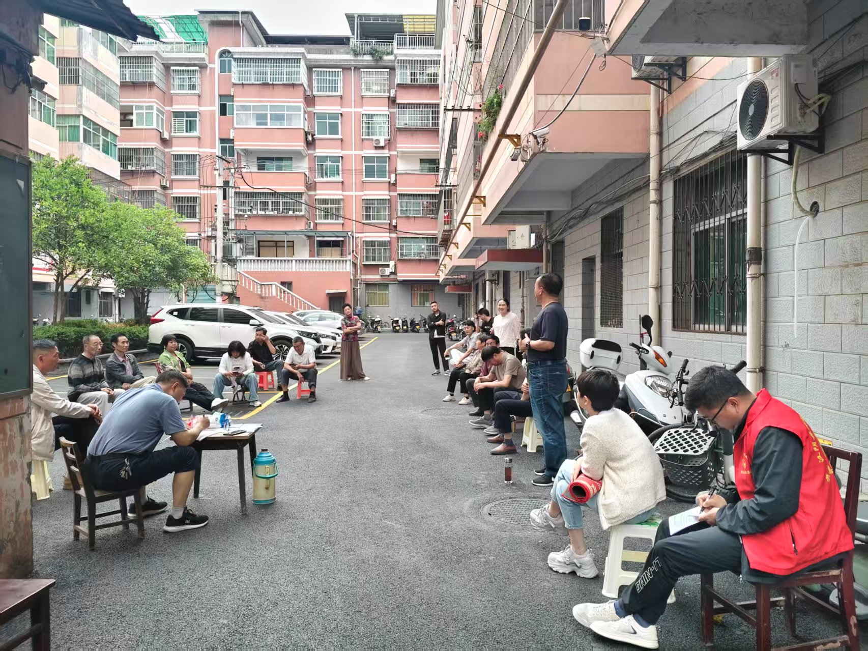 汉阴县城关镇新城社区推动富康南苑小区从“三无”到“三有”的治理实践