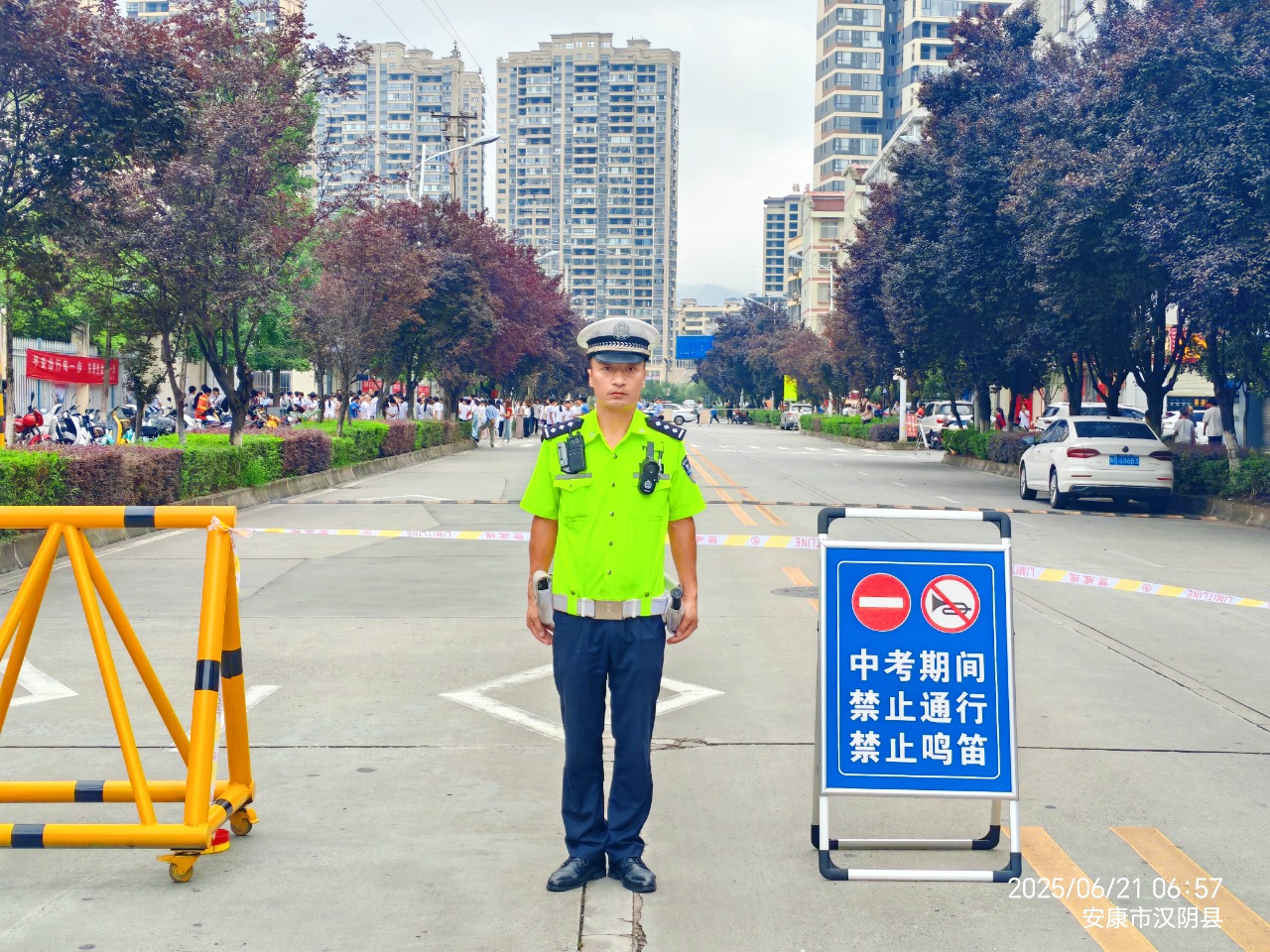 汉阴公安交警：“精细管控+暖心服务” 全力护航中考