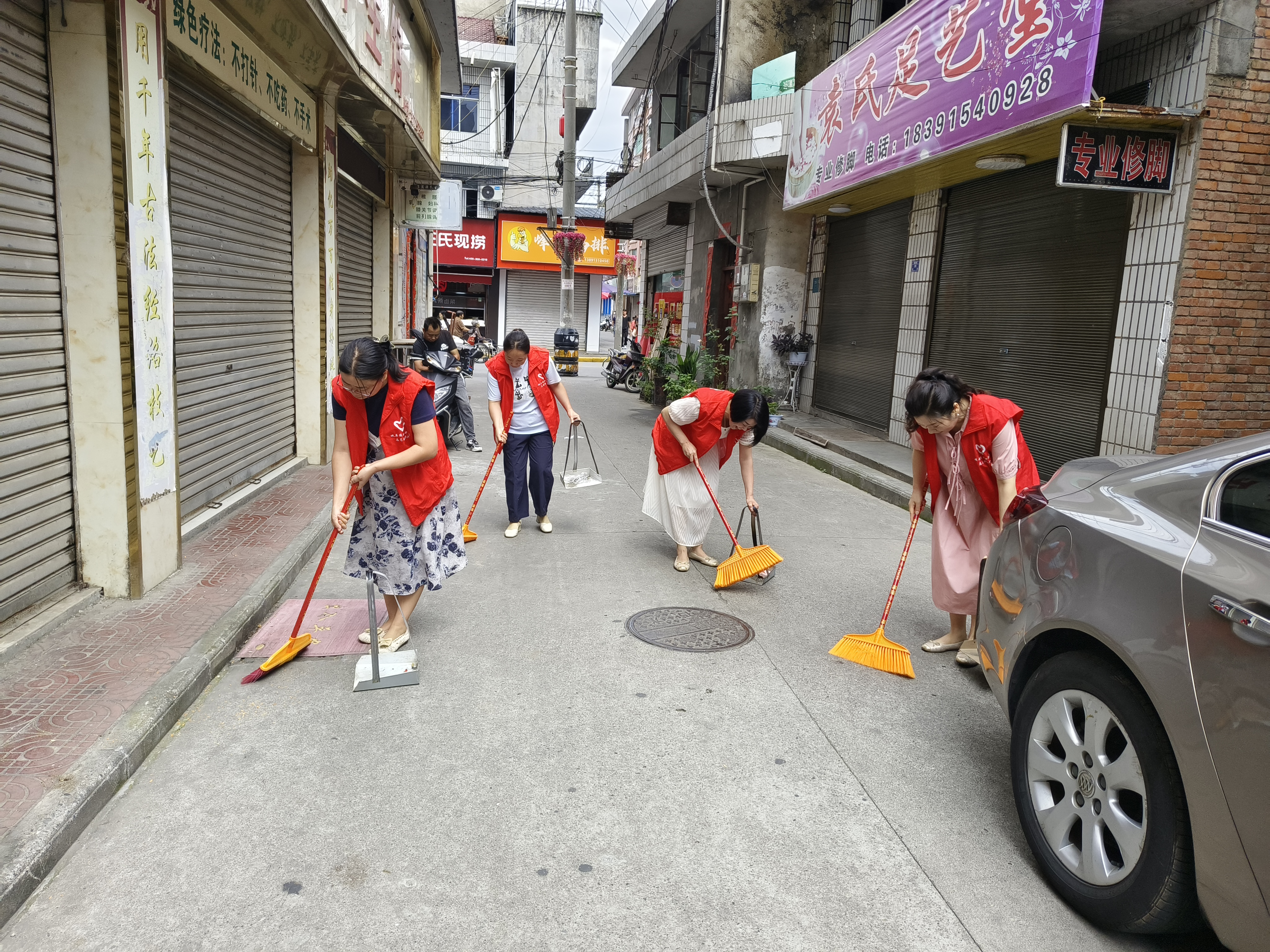 汉阴县城关镇北街社区：庆“七一” 志愿服务践初心