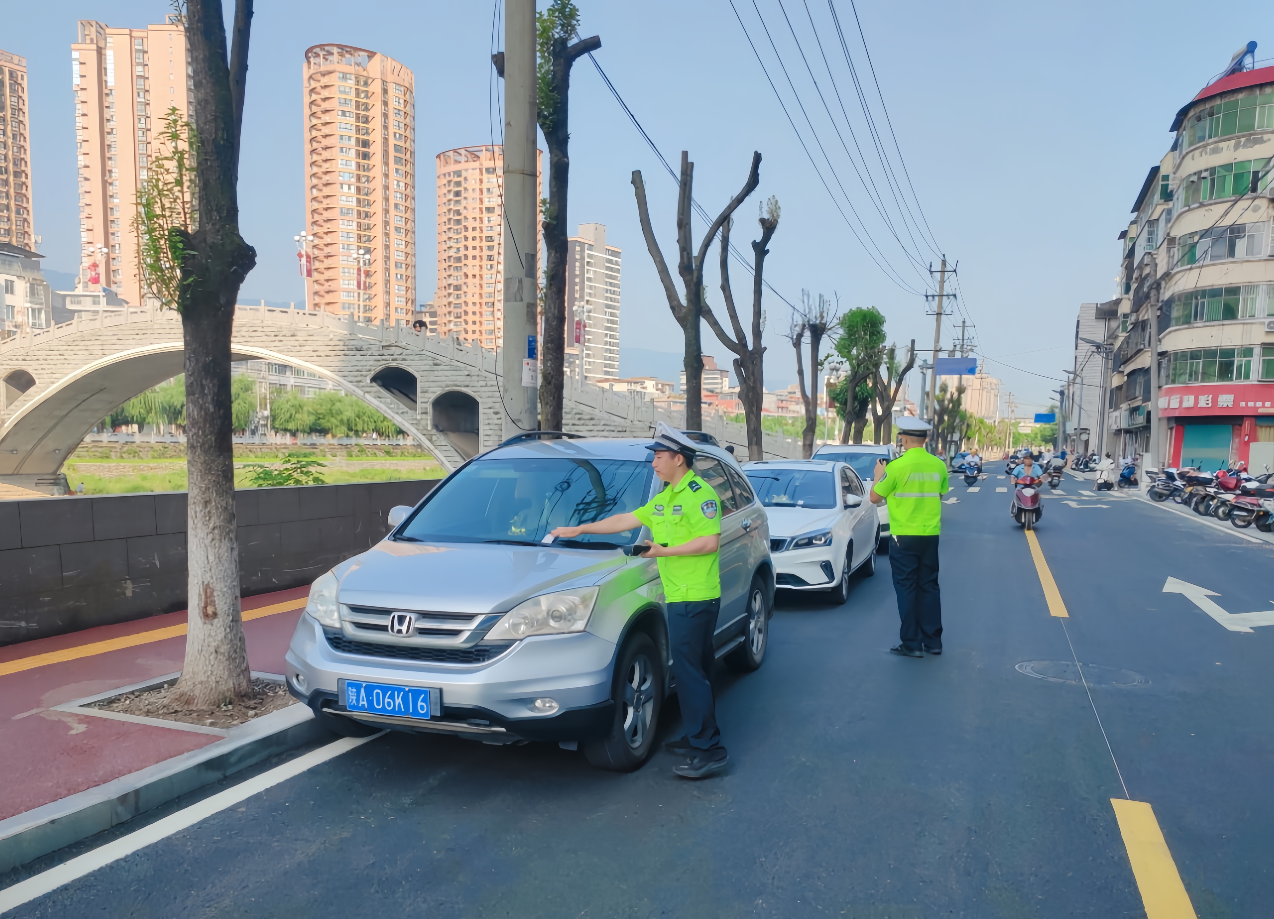 汉阴公安交警： “严管+宣教”协同发力  共筑暑期道路安全屏障