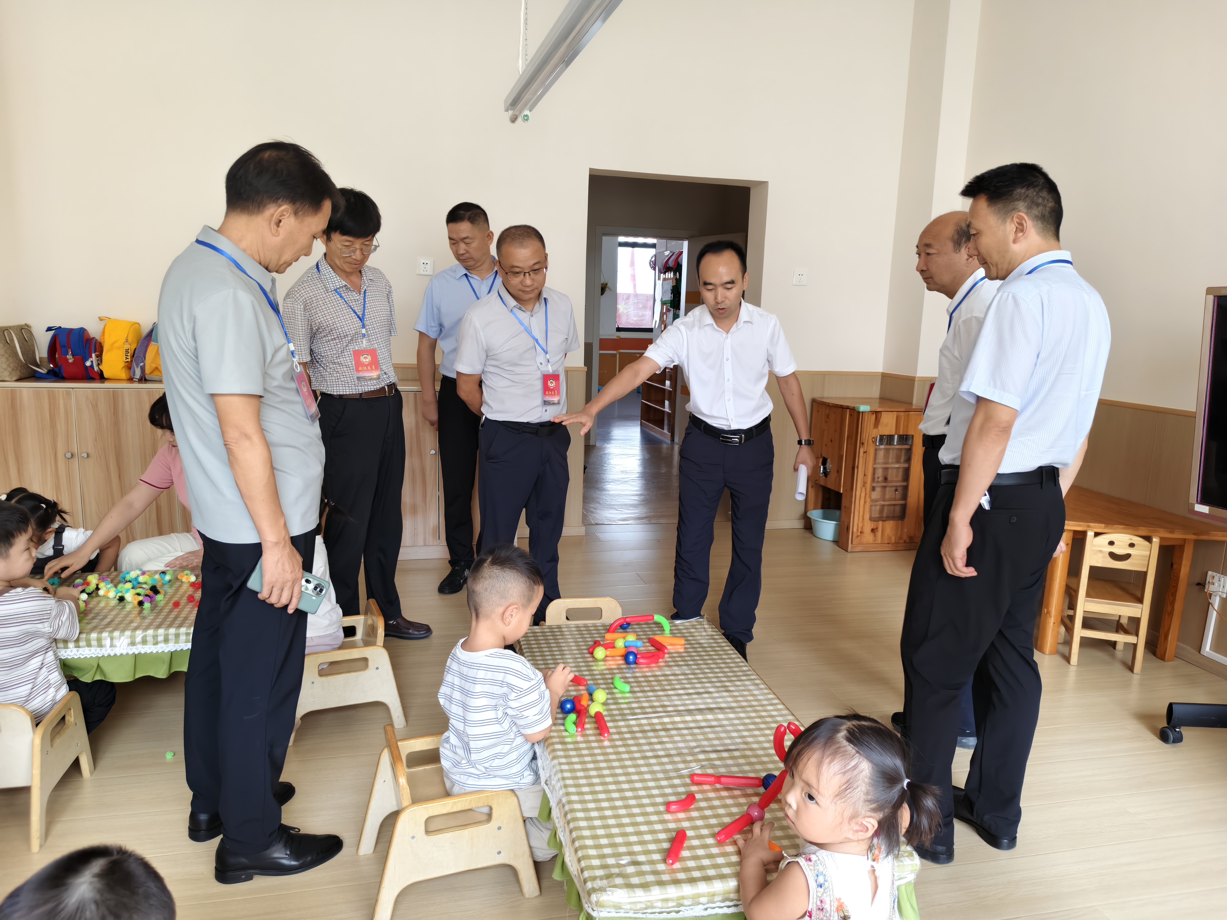 汉阴县政协委员到凤台幼儿园开展专题调研