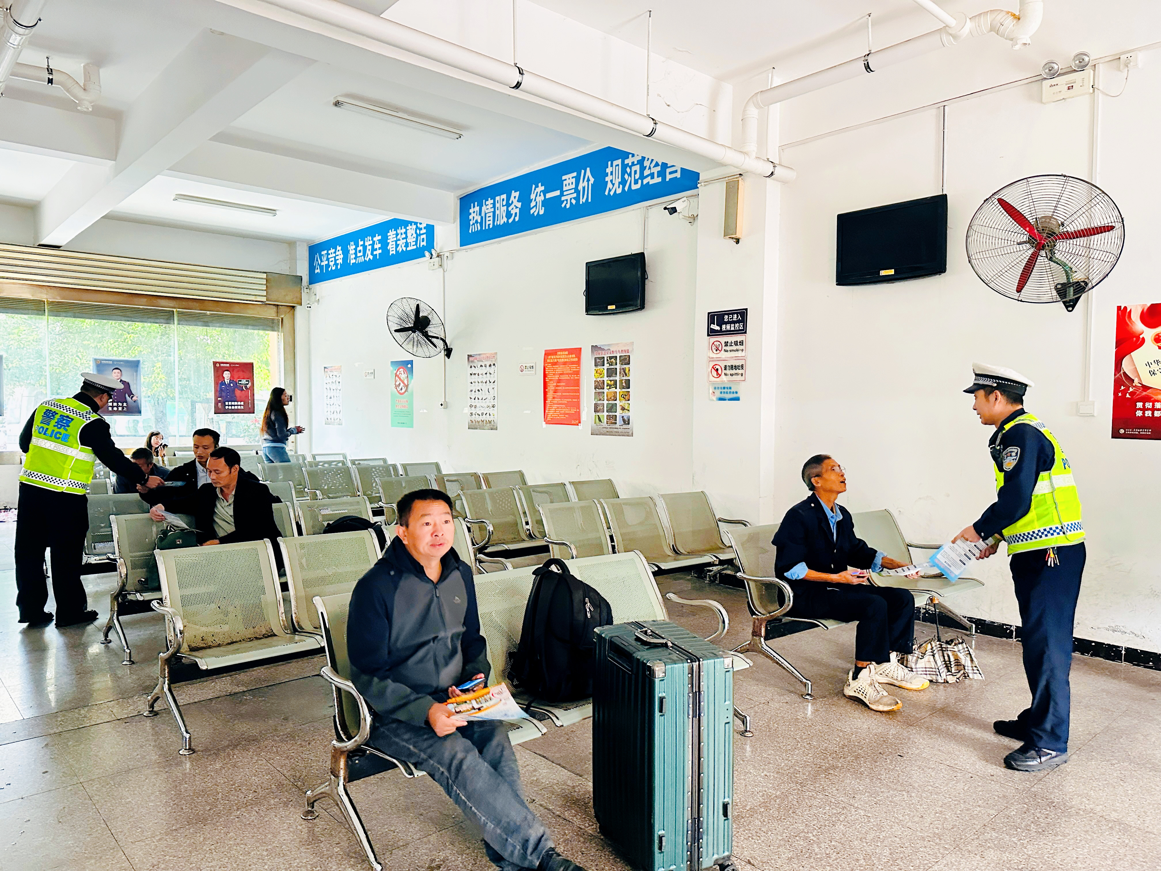 汉阴公安交警：紧盯源头管控 守护平安双节