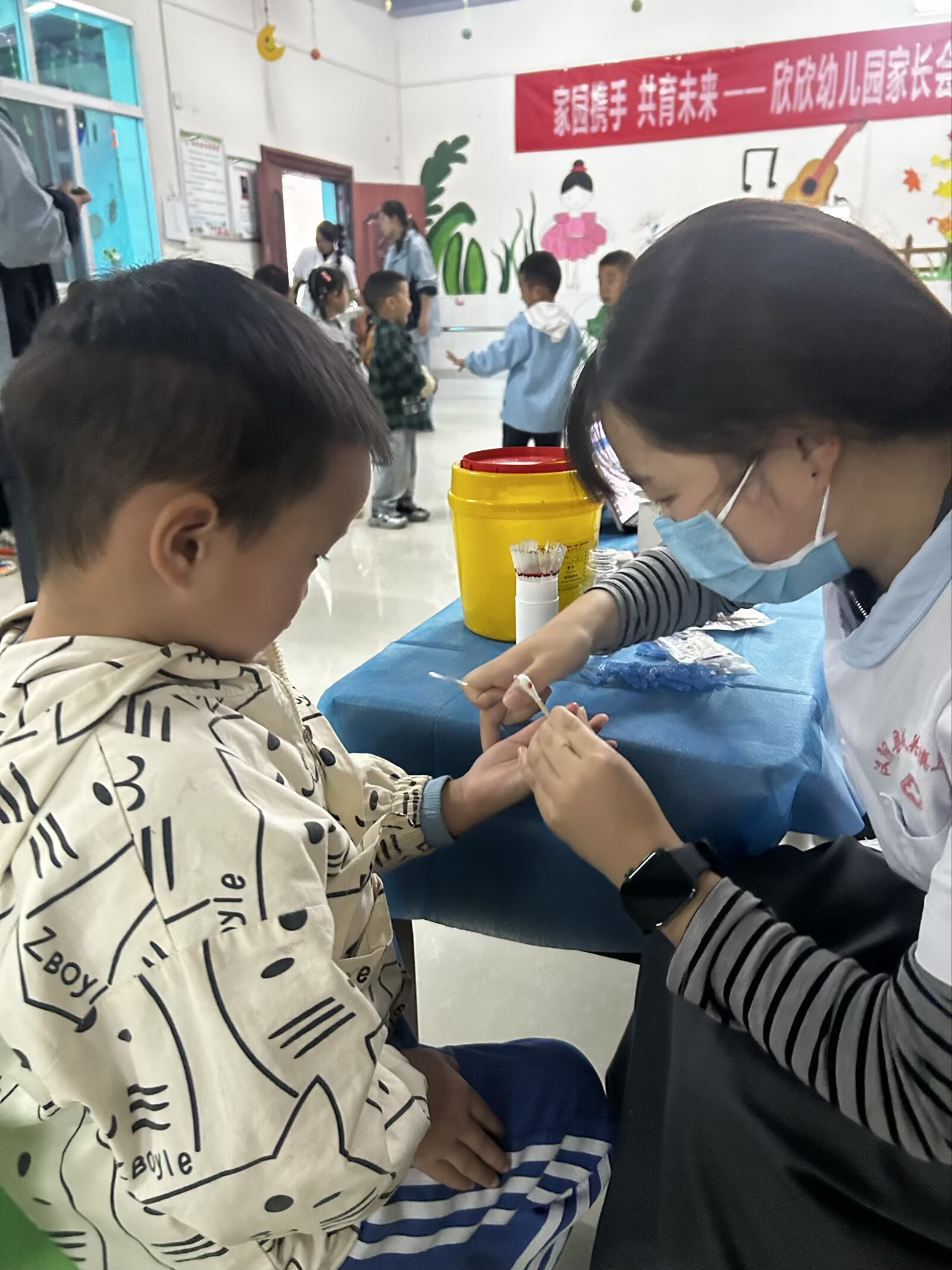 汉阴县欣欣幼儿园开展幼儿健康体检活动