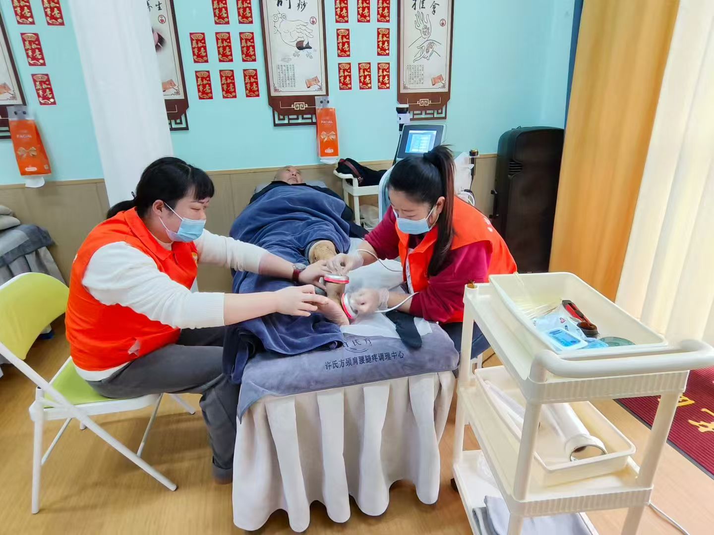 汉阴：康养理疗解疼痛 健康养老耀凤台