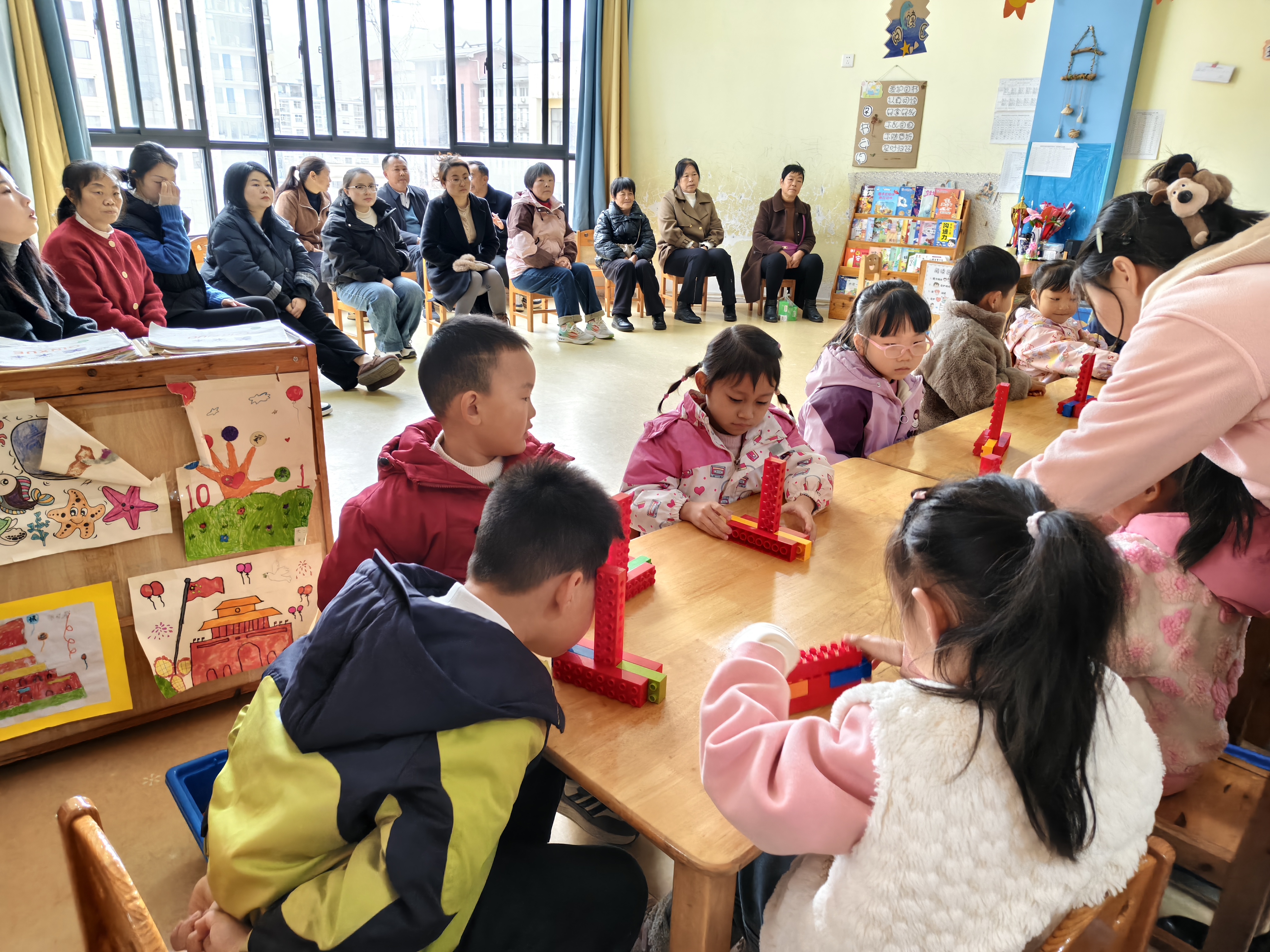 汉阴县凤台幼儿园开展机器人课程家长开放日活动