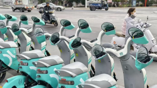 便民服务有温度!汉阴县共享单车戴上“防寒手套”