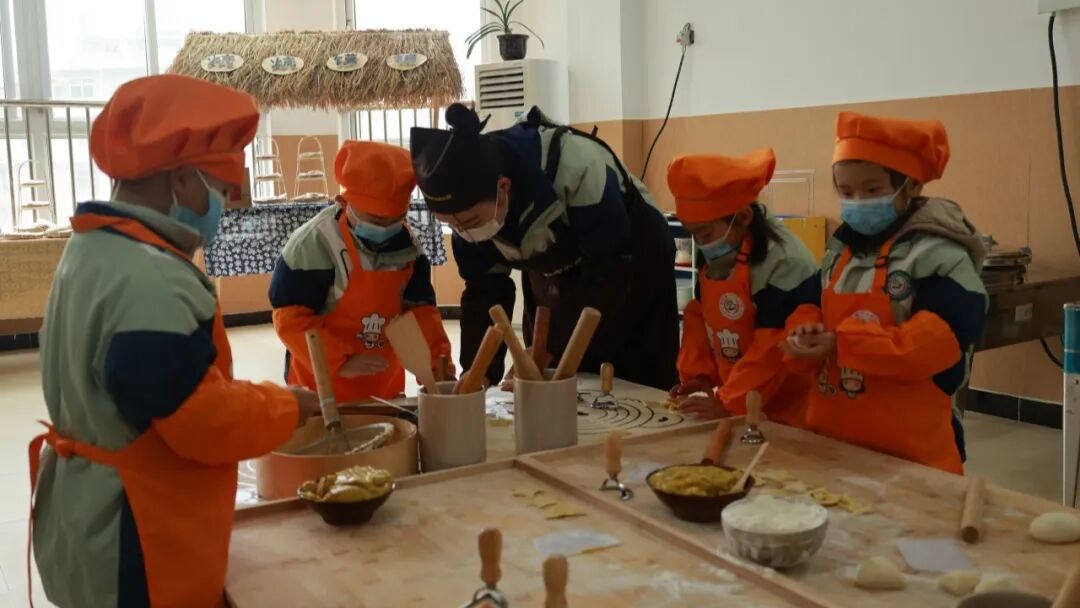 揉出家乡味 义卖暖人心 ——汉阴县蒲溪镇中心幼儿园“炕炕馍”课程飘香传承