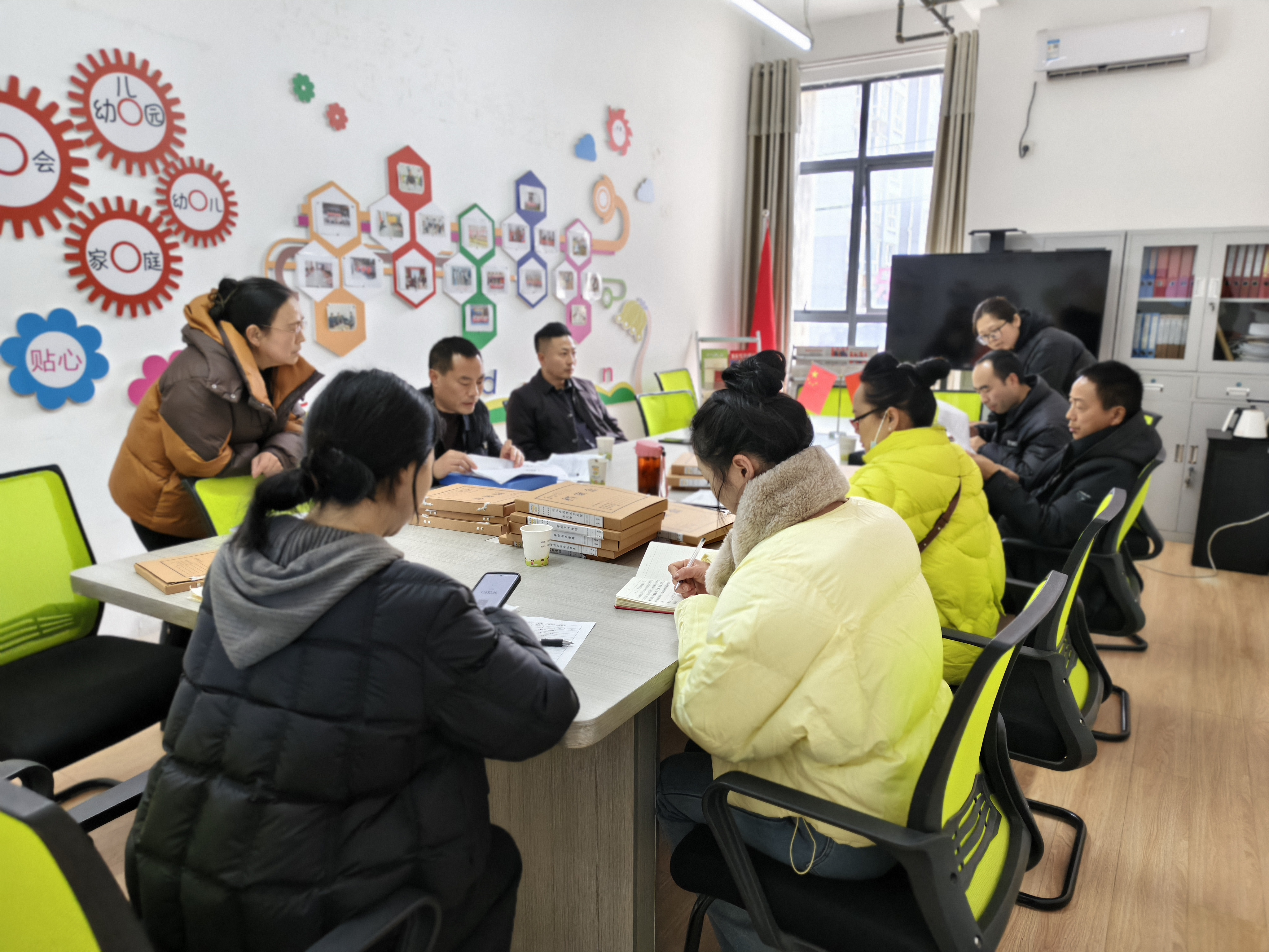 汉阴县凤台幼儿园顺利迎接年度综合考核