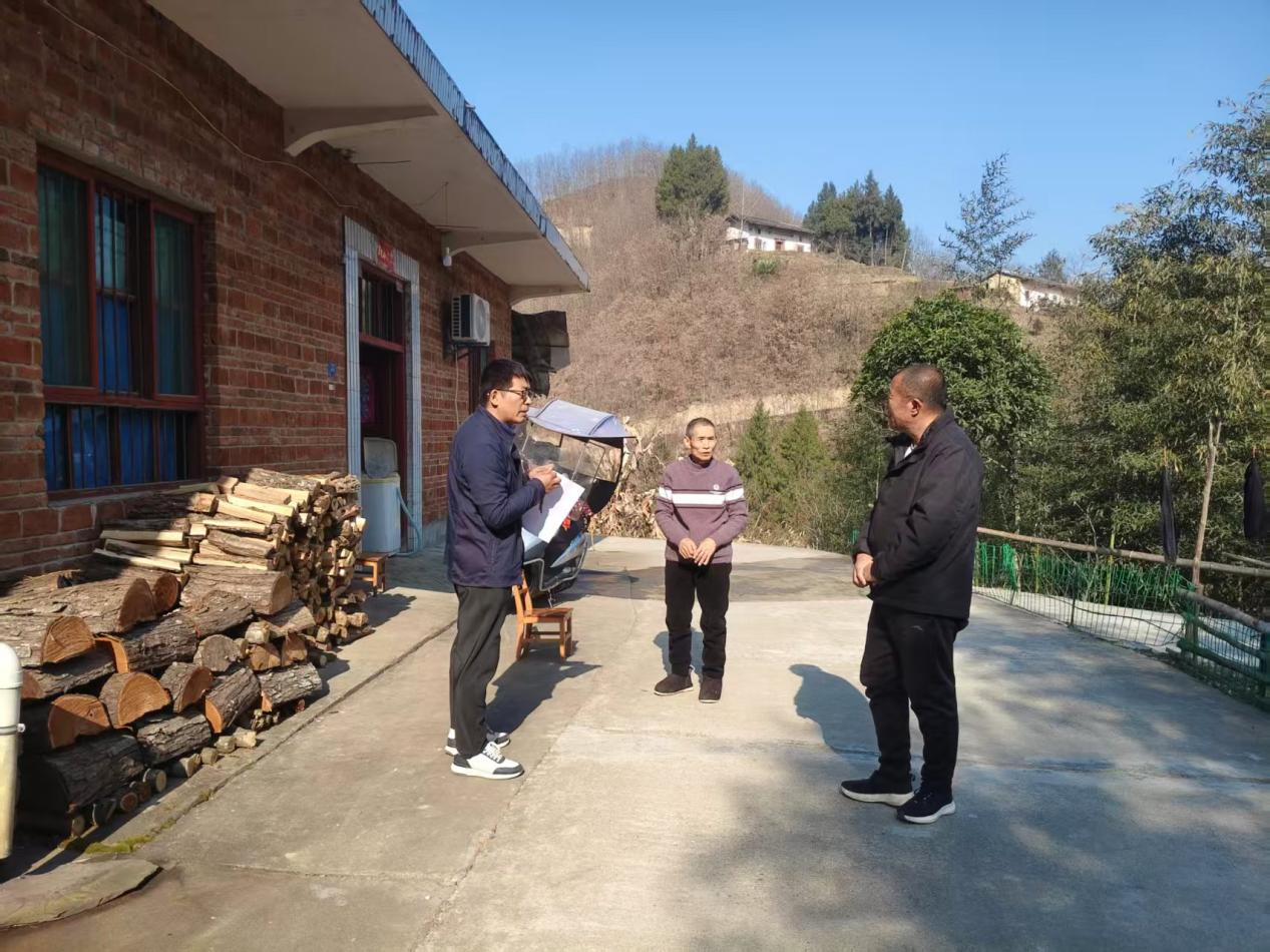 汉阳镇天池村：寒冬暖人心  服务零距离