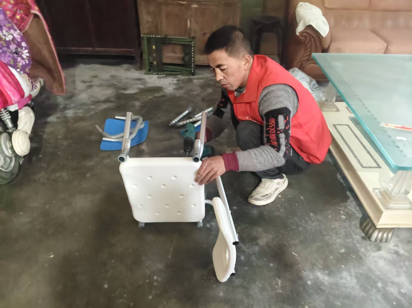 汉阴县城关镇新城社区适老化改造让老人居家更安全