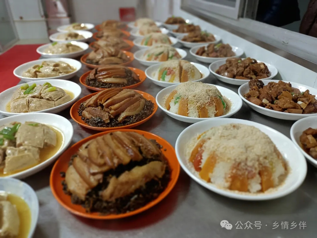 蒸碗承年味，温情暖夕阳 ——城关镇月南区域养老服务中心的新年味觉关怀