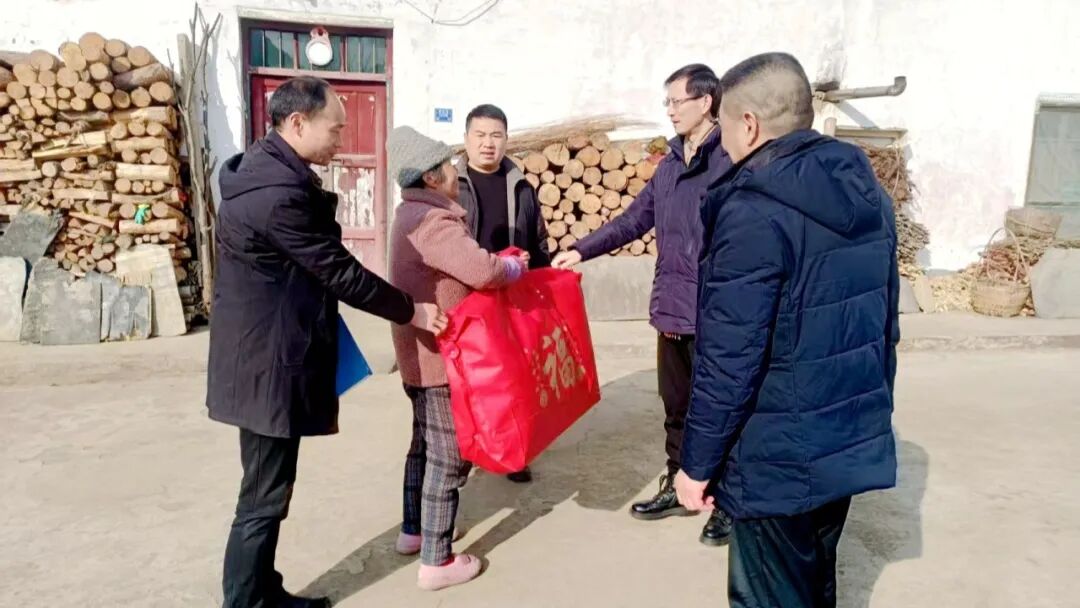 汉阴县财政局用心用情保障困难群众温暖过冬