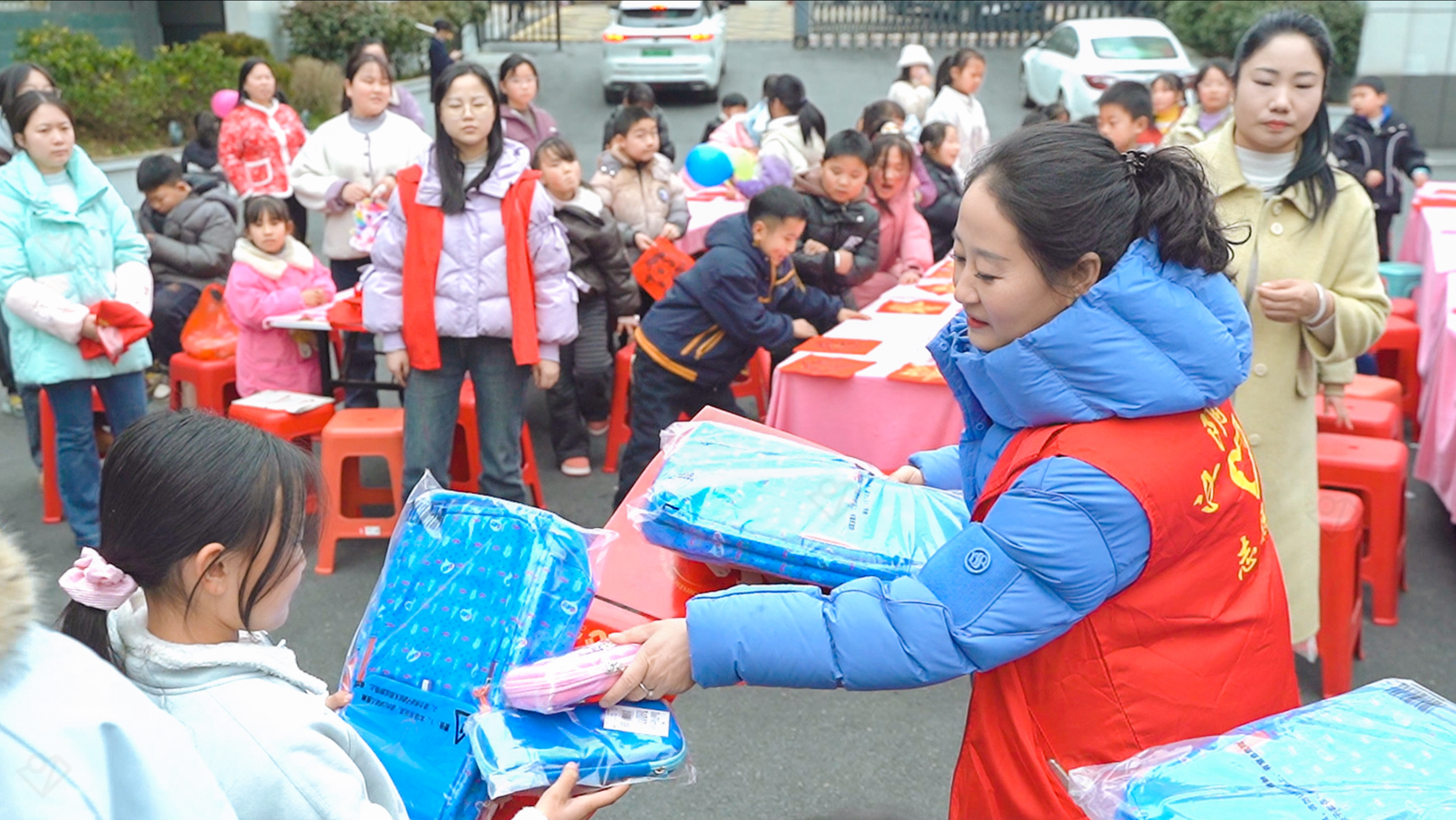 汉阴县人社局：爱心妈妈伴成长 就近就业筑幸福