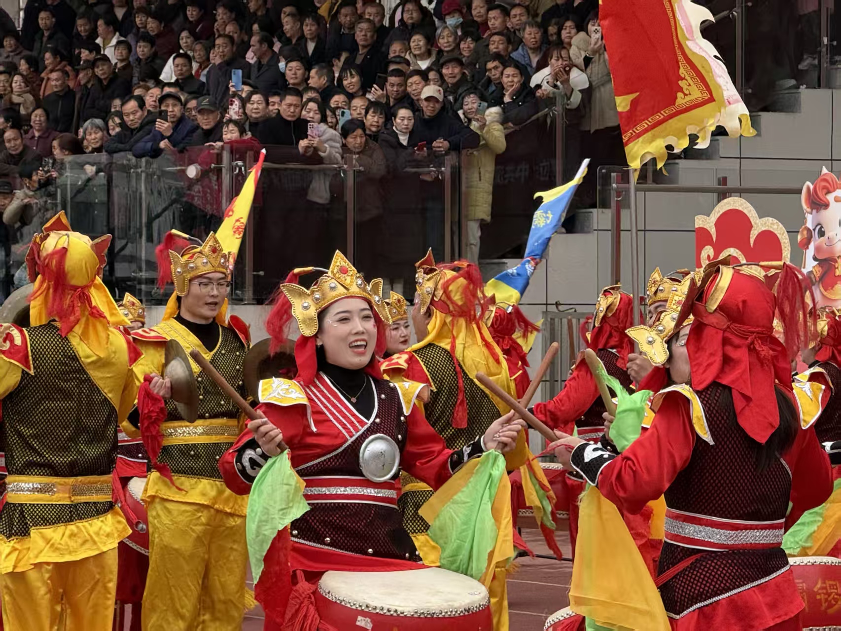 汉阴：社火欢腾闹新春