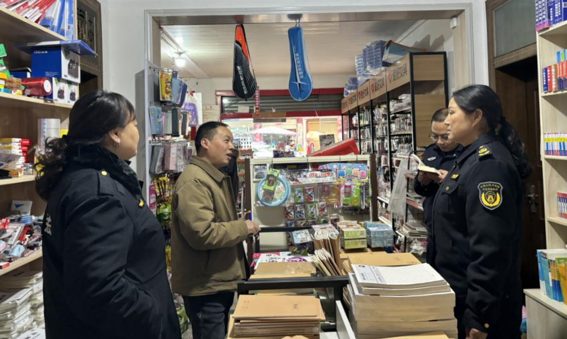 汉阴县开展“扫黄打非”月轮值检查 护航开学季与文化市场稳定