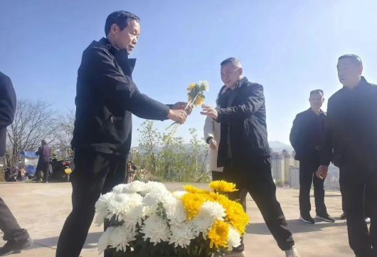 城关镇：文明祭祀树新风