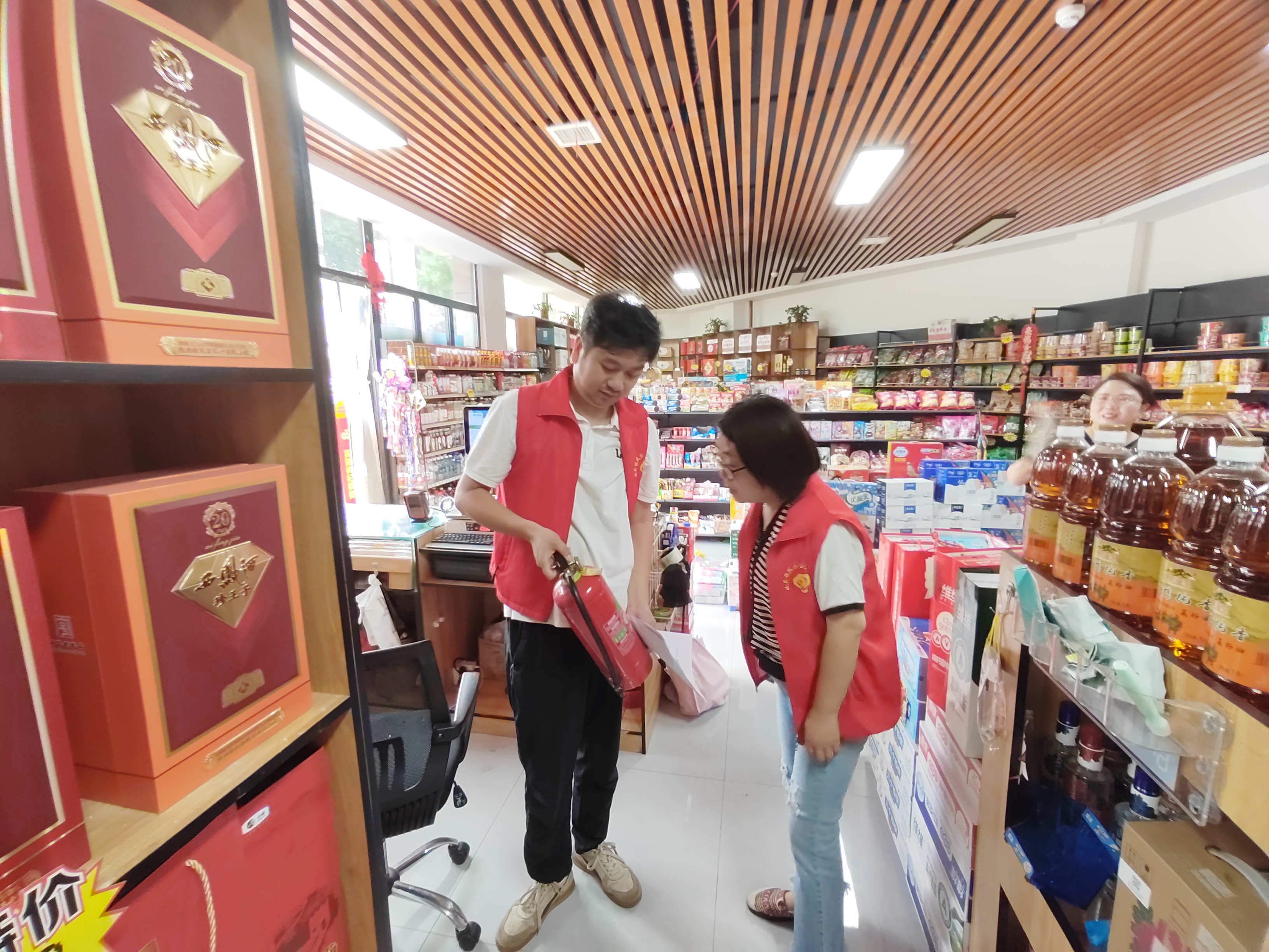 城关镇凤台社区：“排查+教学”双管齐下 筑牢社区安全防线