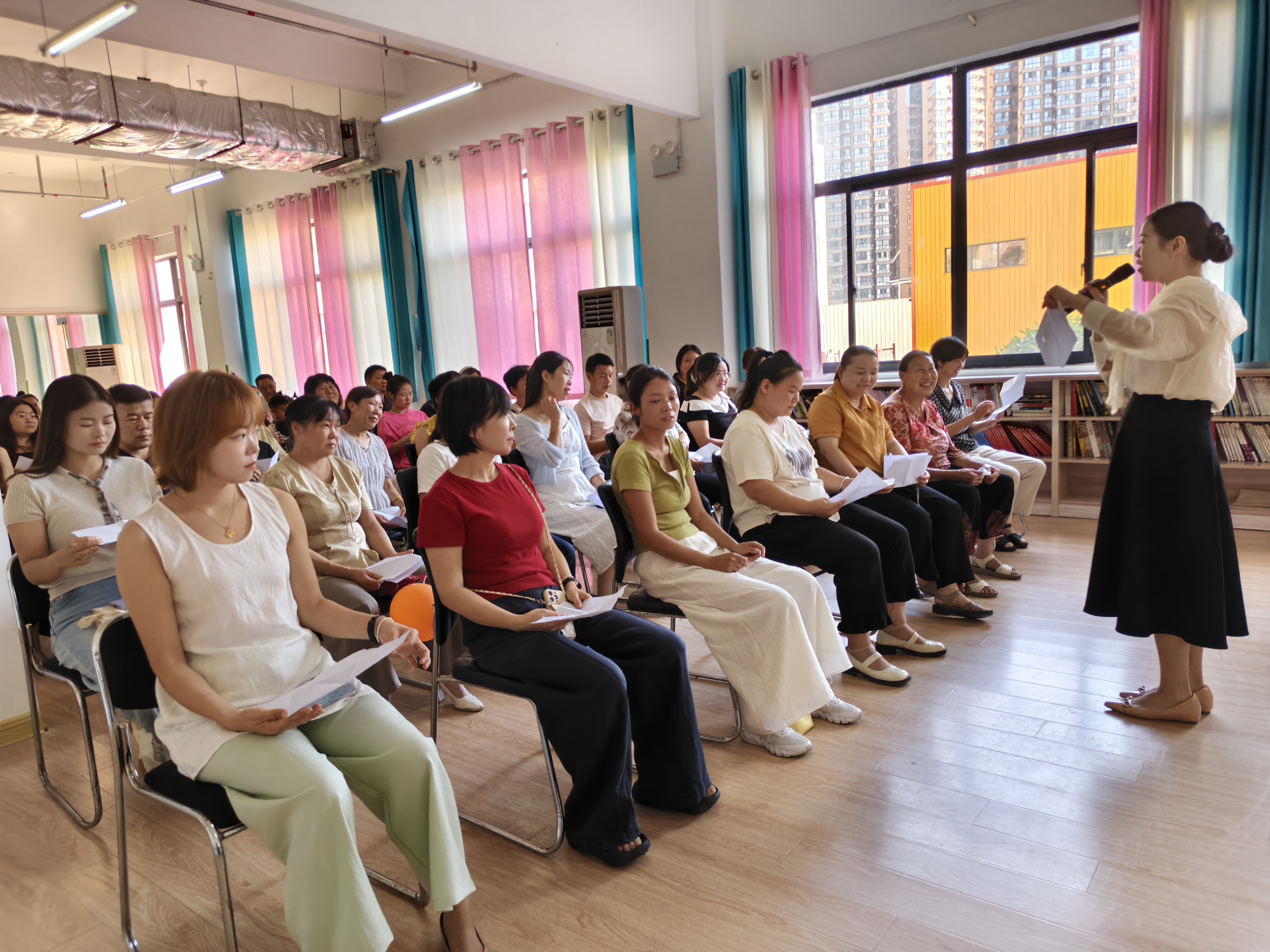 汉阴县凤台幼儿园组织召开2026年秋季新生家长会