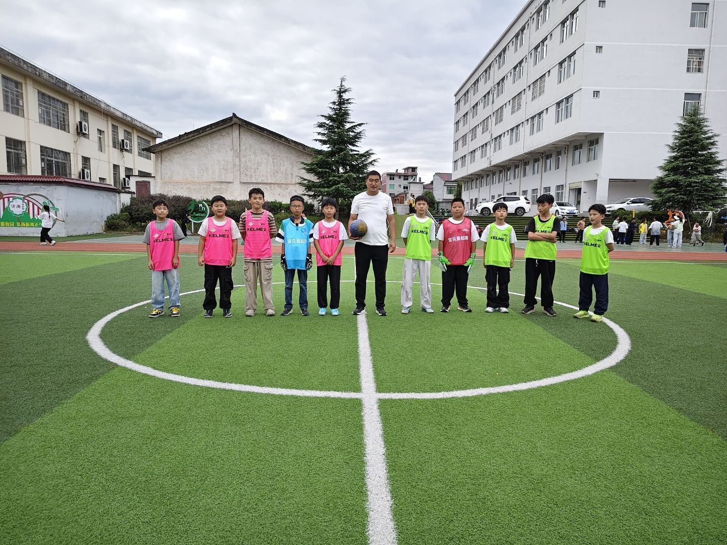 汉阴县平梁镇中心小学启动2026—2027学年度校园“班超”足球联赛